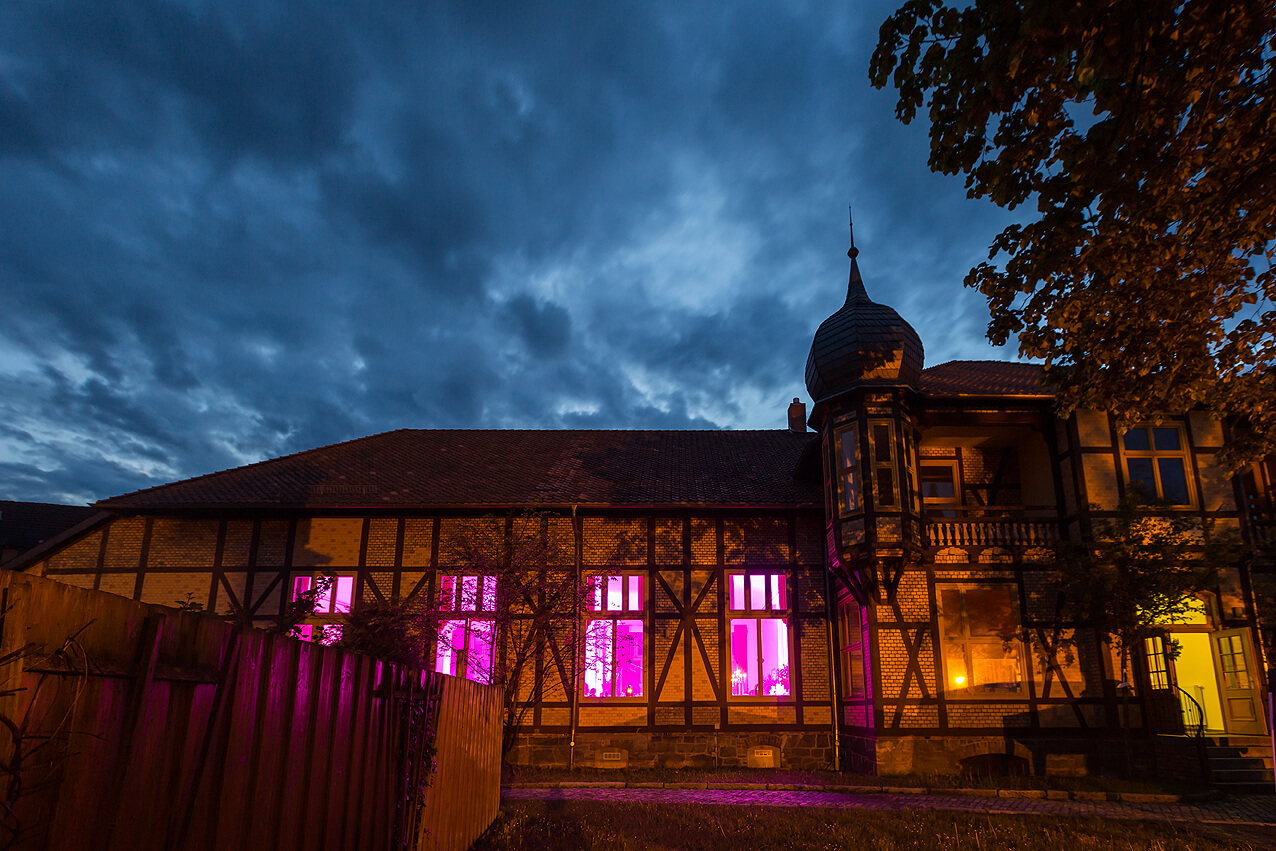 Die Hochzeitslocation im Nachtlicht