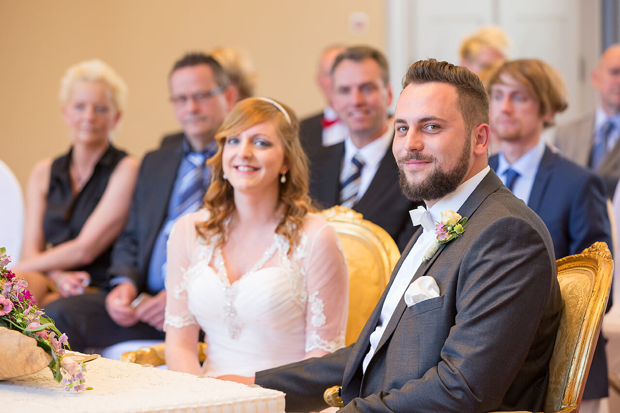 Hochzeitspaar Anni und Christoph im Standesamt