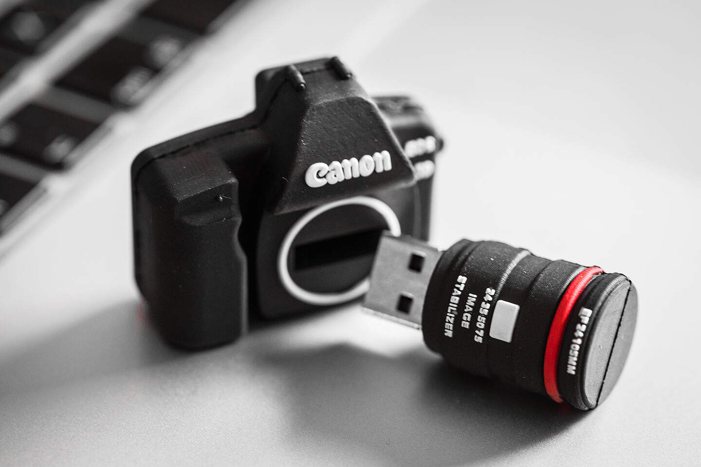 USB-Stick zur Weitergabe der Hochzeitsfotos