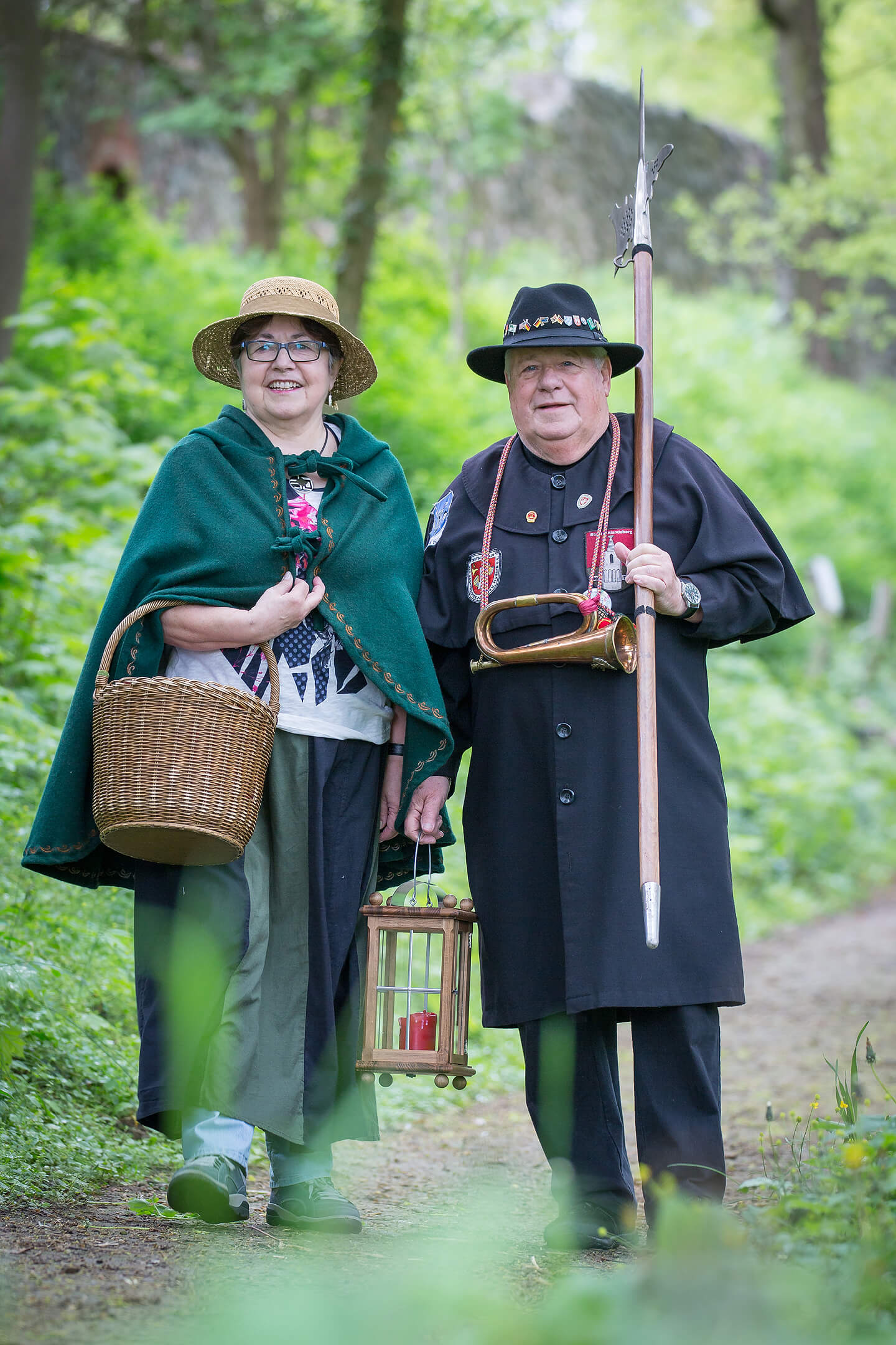 Traditionell gekleidet