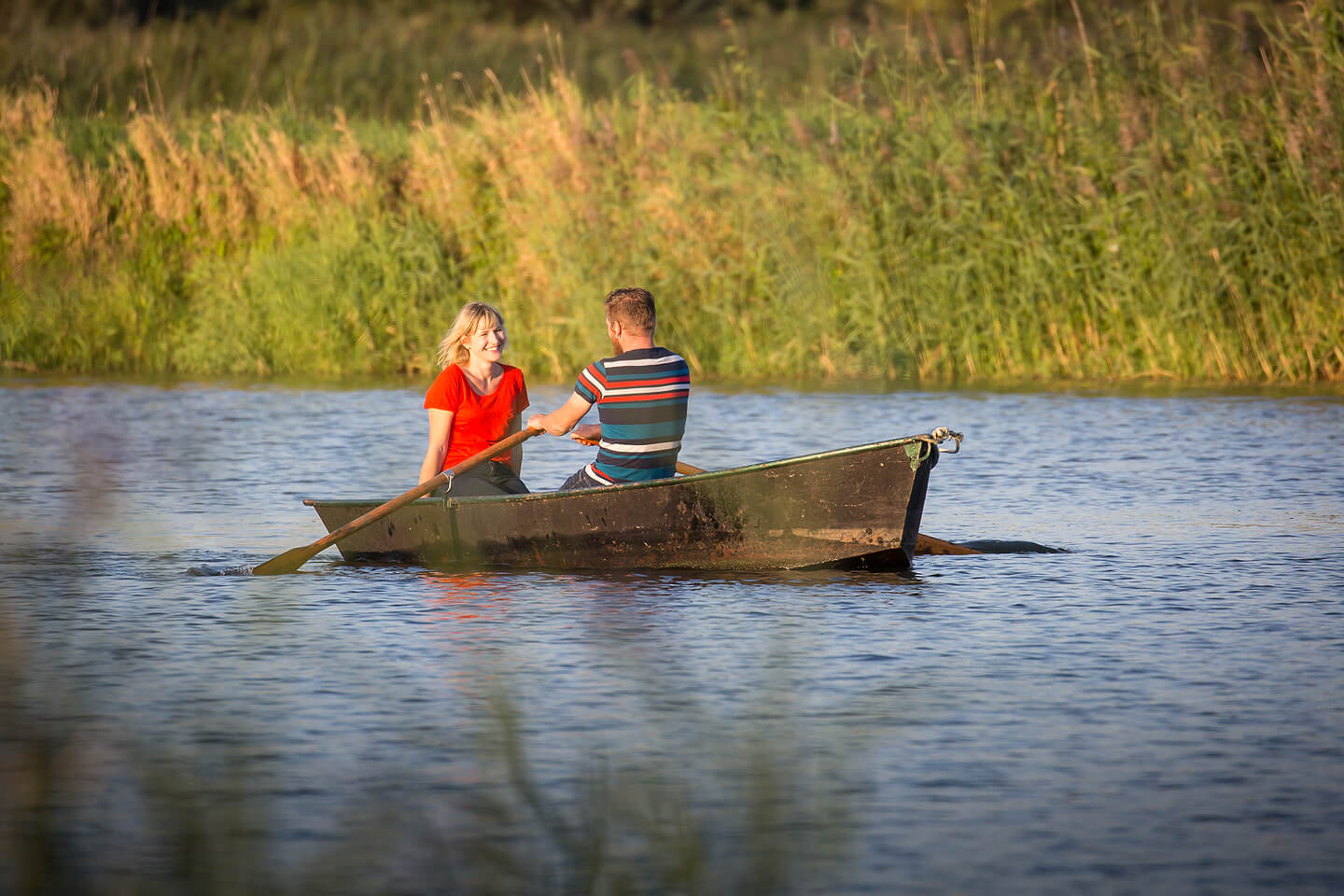 Paarfoto im Ruderboot auf der Oder