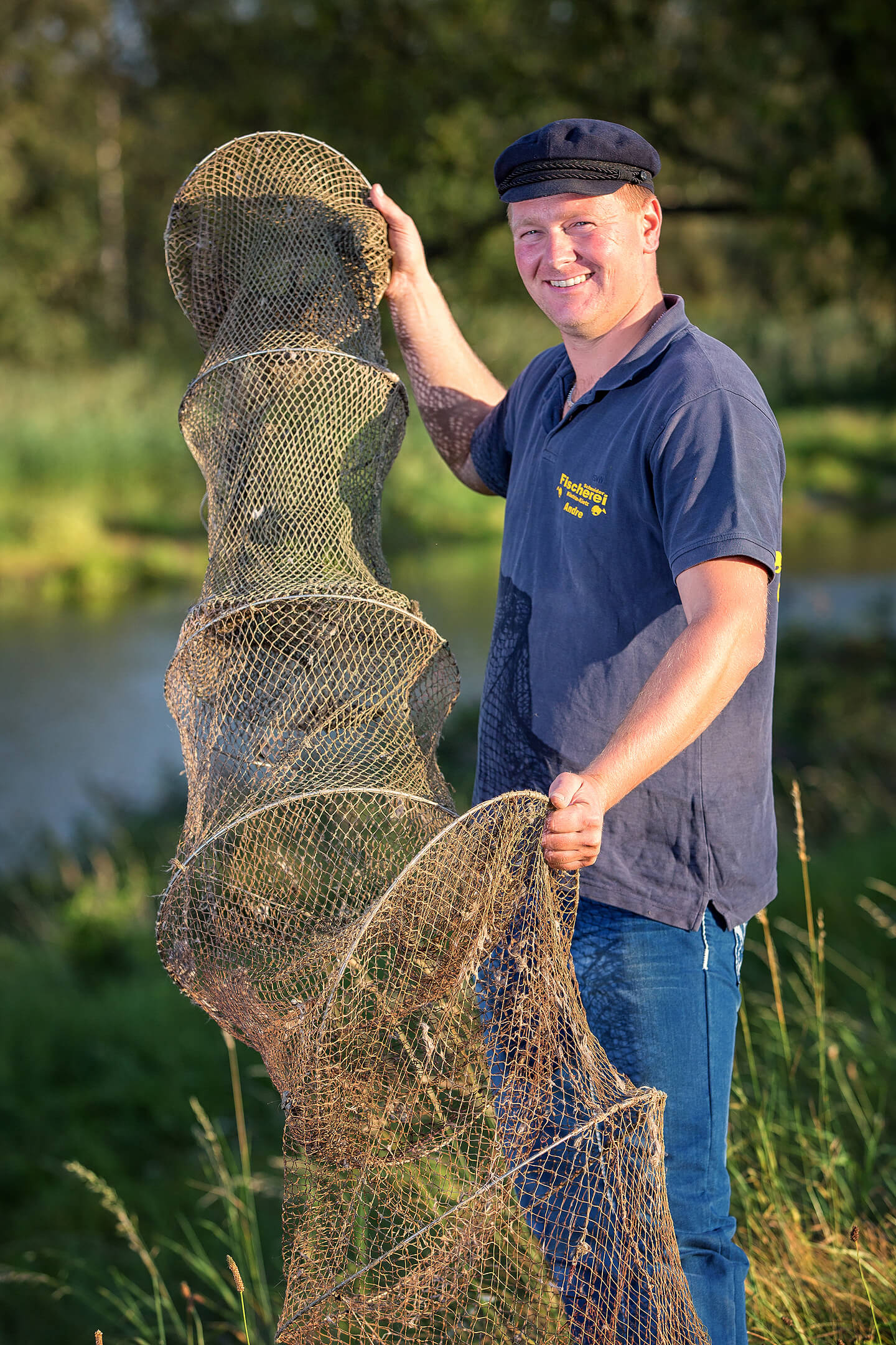 Portraitaufnahme eines Fischers im Oderbruch