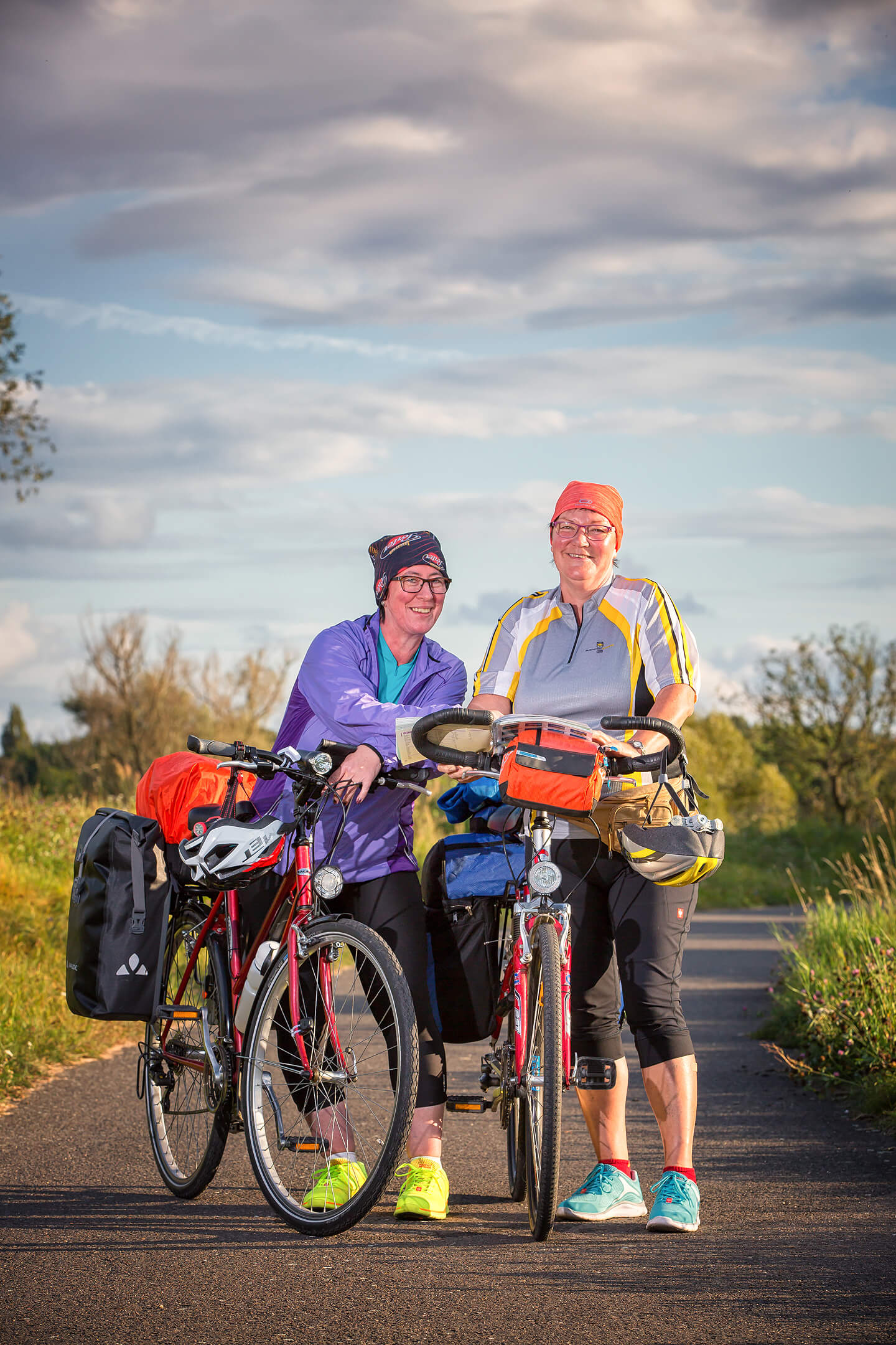 Fahrradfahrerinnen im Oderbruch