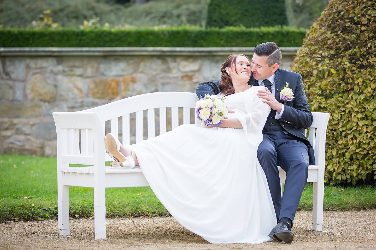 Im Schlosspark Blankenburg entstanden viele Hochzeitsfotos wie dieses