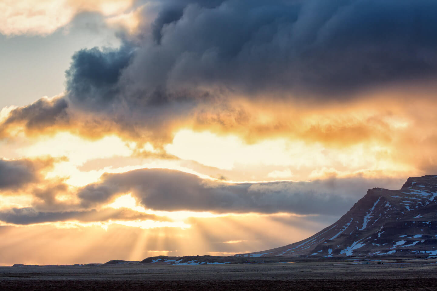 Auf der Fotoreise Island auf den ersten Kilometern entstanden: eine tolle Lichtstimmung