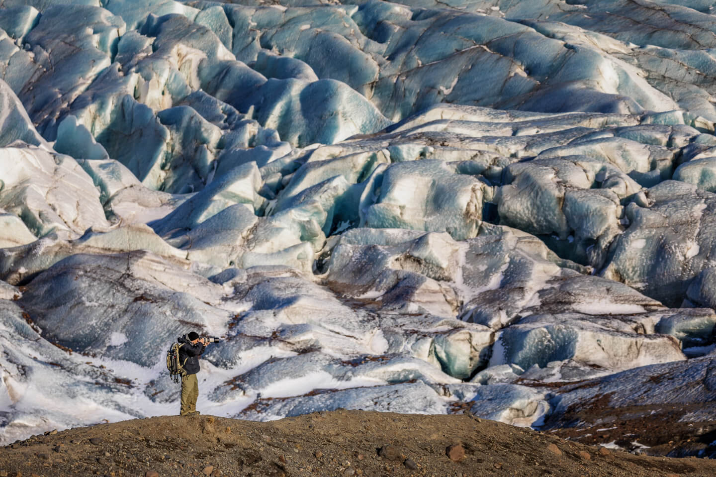 Der hamburger Fotograf Florian Läufer am Gletscher im Vatnajökul-Nationalpark