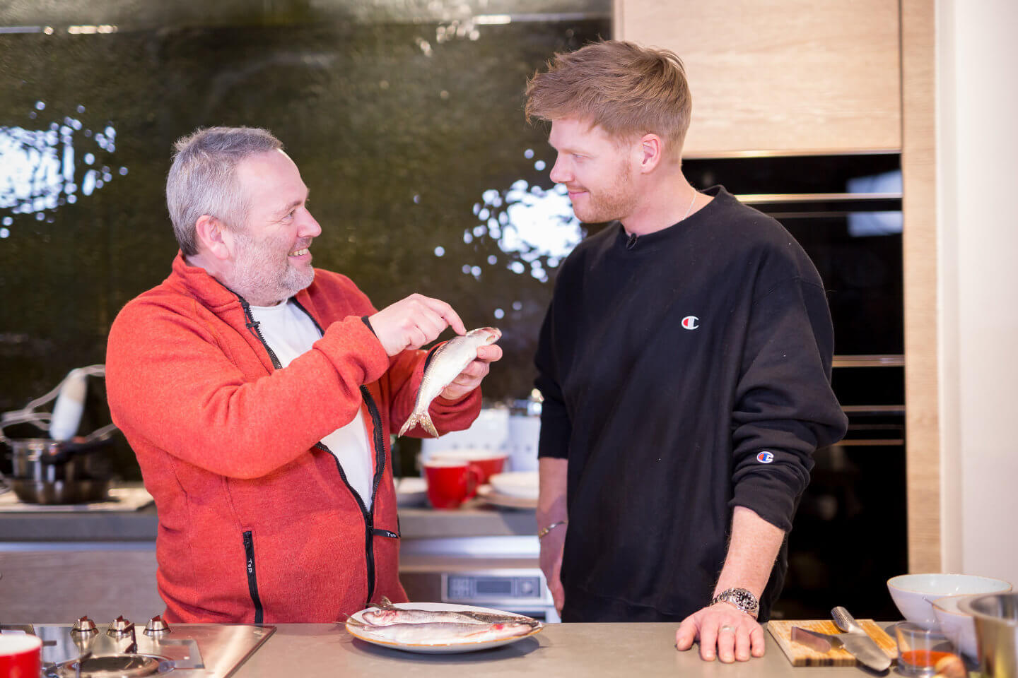 Kochfotos: RTL II-Kochprofi Nils Egtermeyer über die Schulter fotografiert