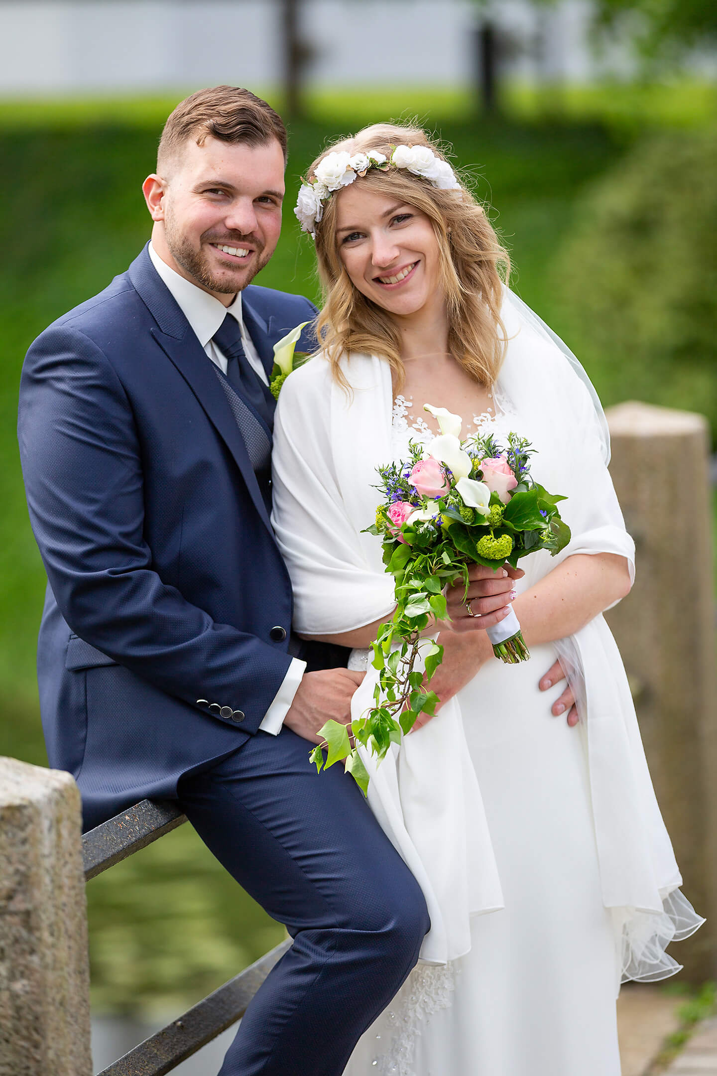Hochzeitsfoto auf der Brücke vom Schlossgraben Ahrensburg
