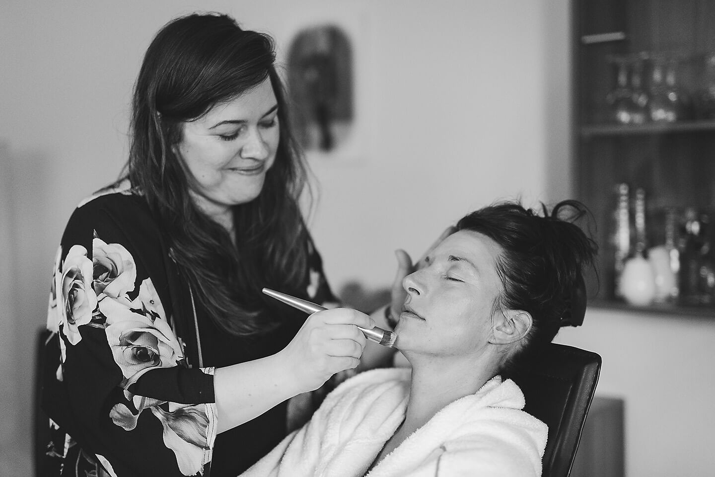 Make up und Beauty Coach Michelle bei der Arbeit