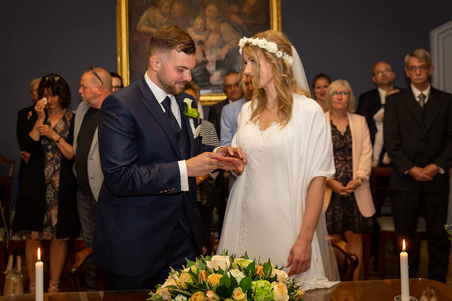 Aufstecken der Ringe im Trauzimmer des Ahrensburger Schlosses