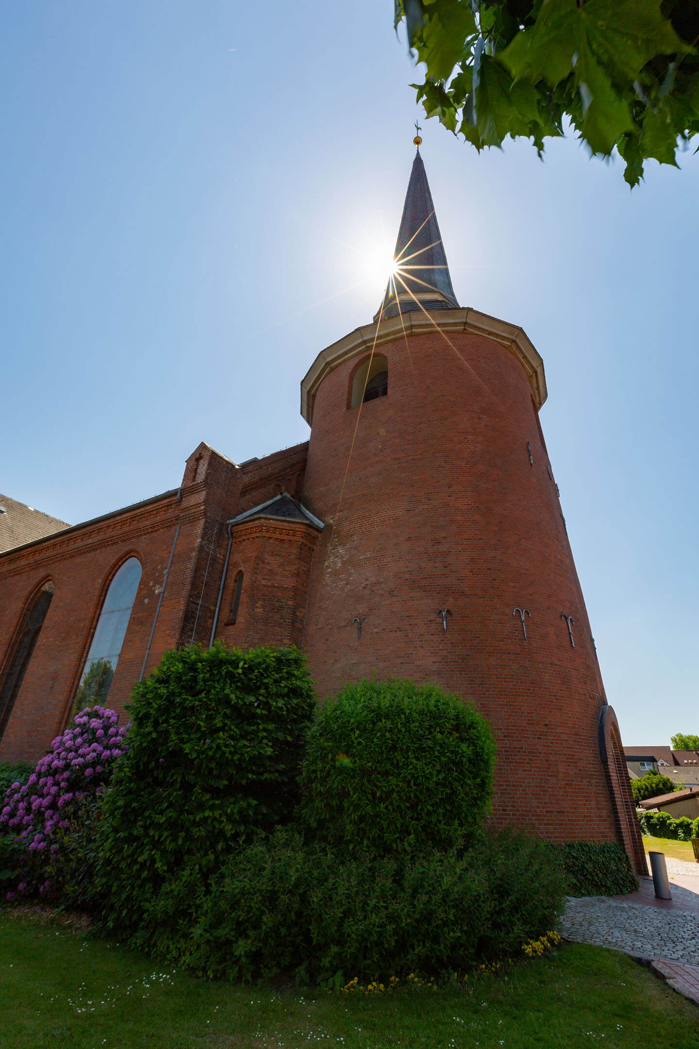 Michaeliskirche Kaltenkirchen mit Sonnenstern