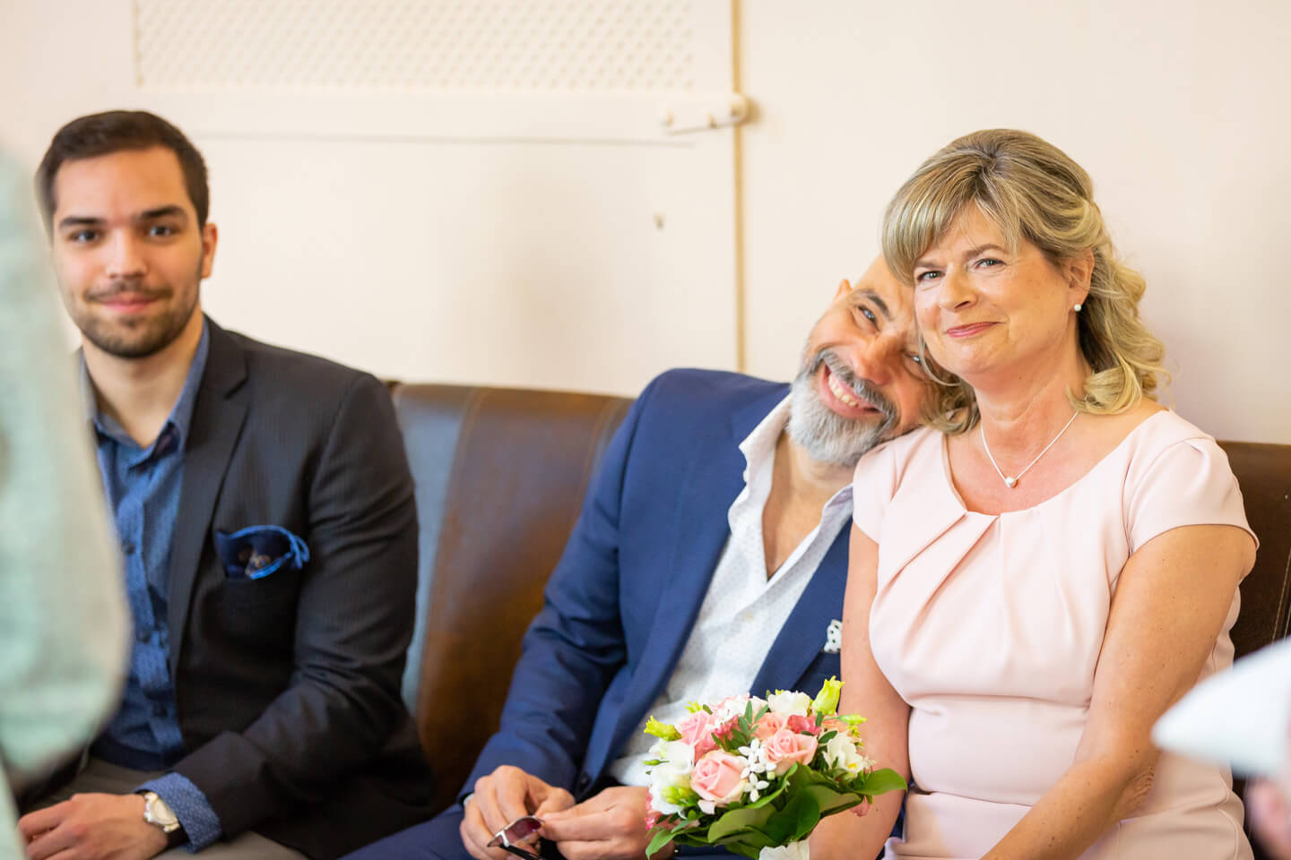 Im Warteraum des Standesamts Harburg