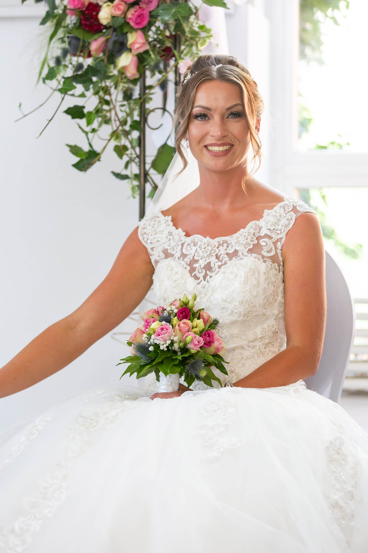 Braut Julia während der freien Trauung in Hamburg-Bahrenfeld