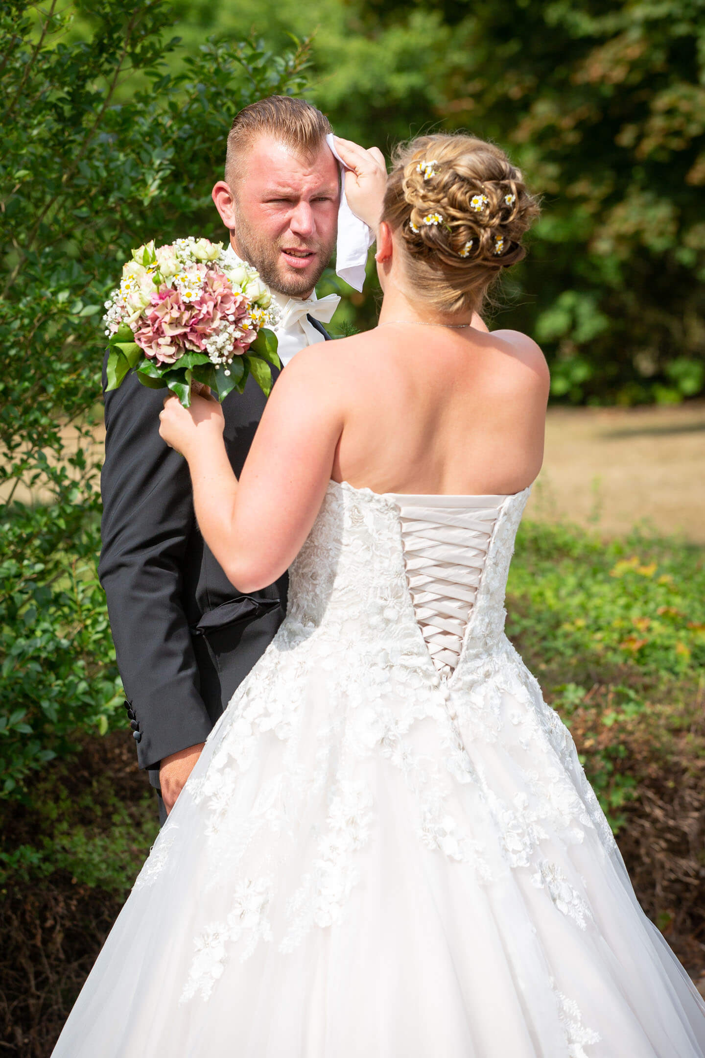 Hochzeitspaar kurz vor der standesamtlichen Trauung in Bad Bramstedt