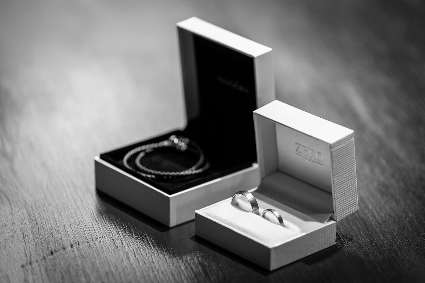 Trauringe und Armband