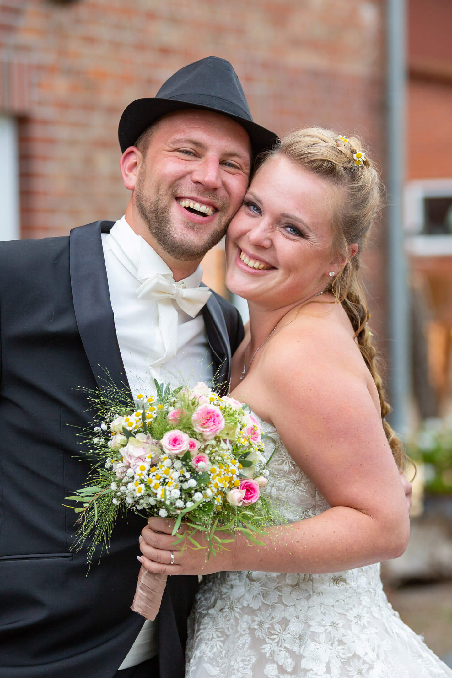 Hochzeitspaar zu Beginn der Party