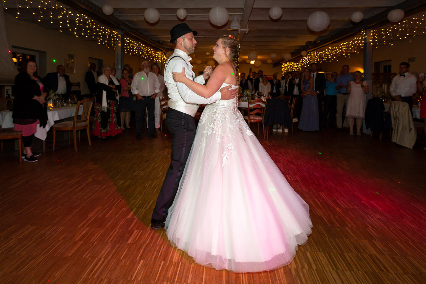 Eröffnungstanz des Brautpaares im Hof Ansgarius in Willenscharen