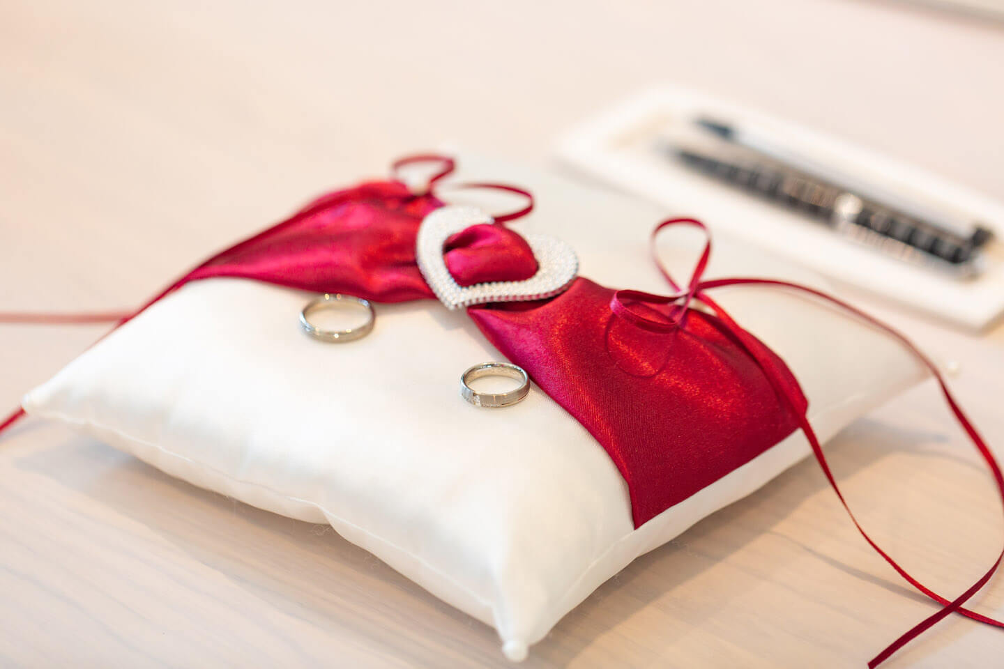 Die Details in der Hochzeitsfotografie: das Ringkissen