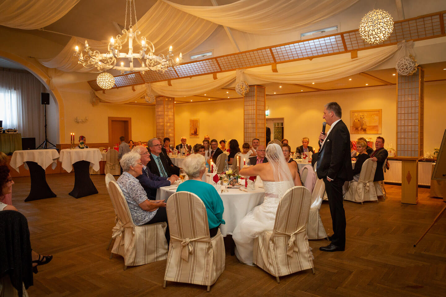 Hochzeitsrede des Braeutigams im Hemdinger Hof