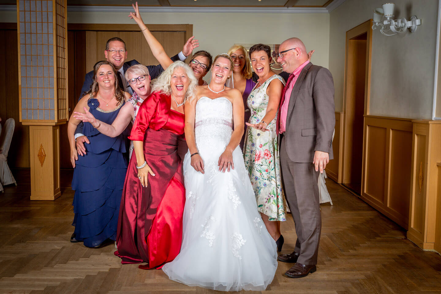 Gruppenfoto bei einer Hochzeit in Barmstedt