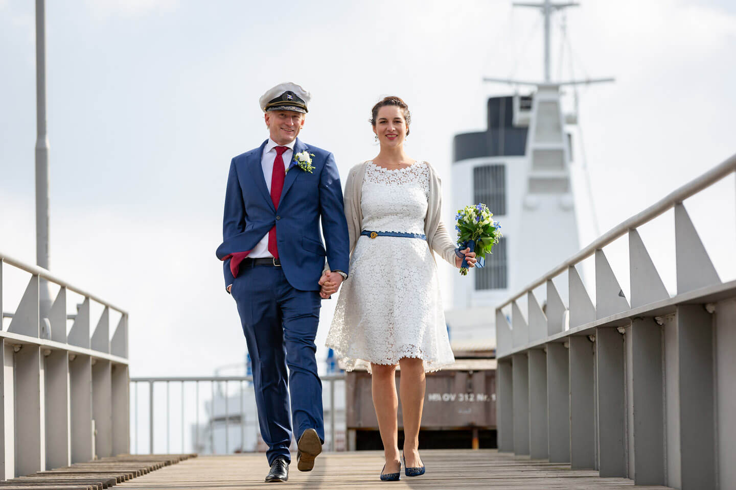 Hochzeitsfotos nach der Trauung im Standesamt Altona