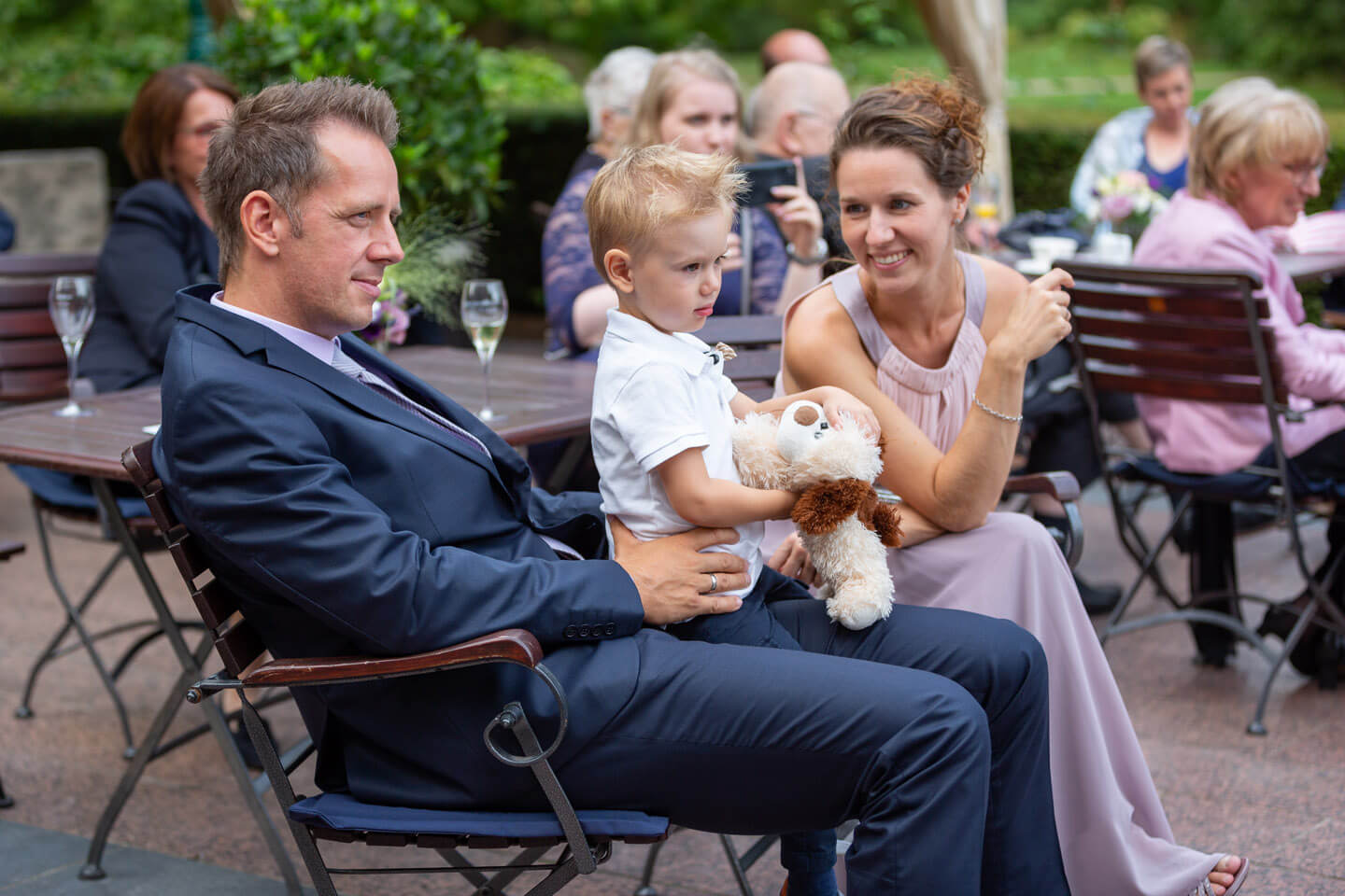 Hochzeitsgäste im Schloss Tremsbüttel