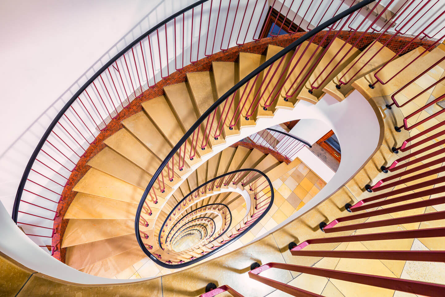 Unscheinbar, hat aber was: das Treppenhaus im Bürohaus Kajen