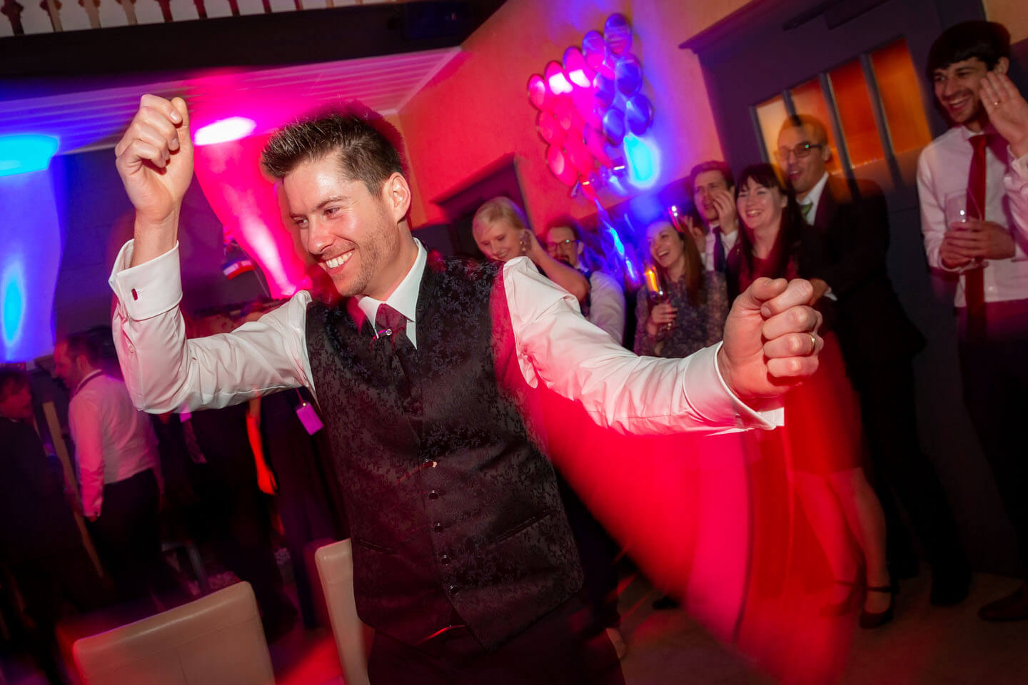 Bräutigam auf der Tanzfläche