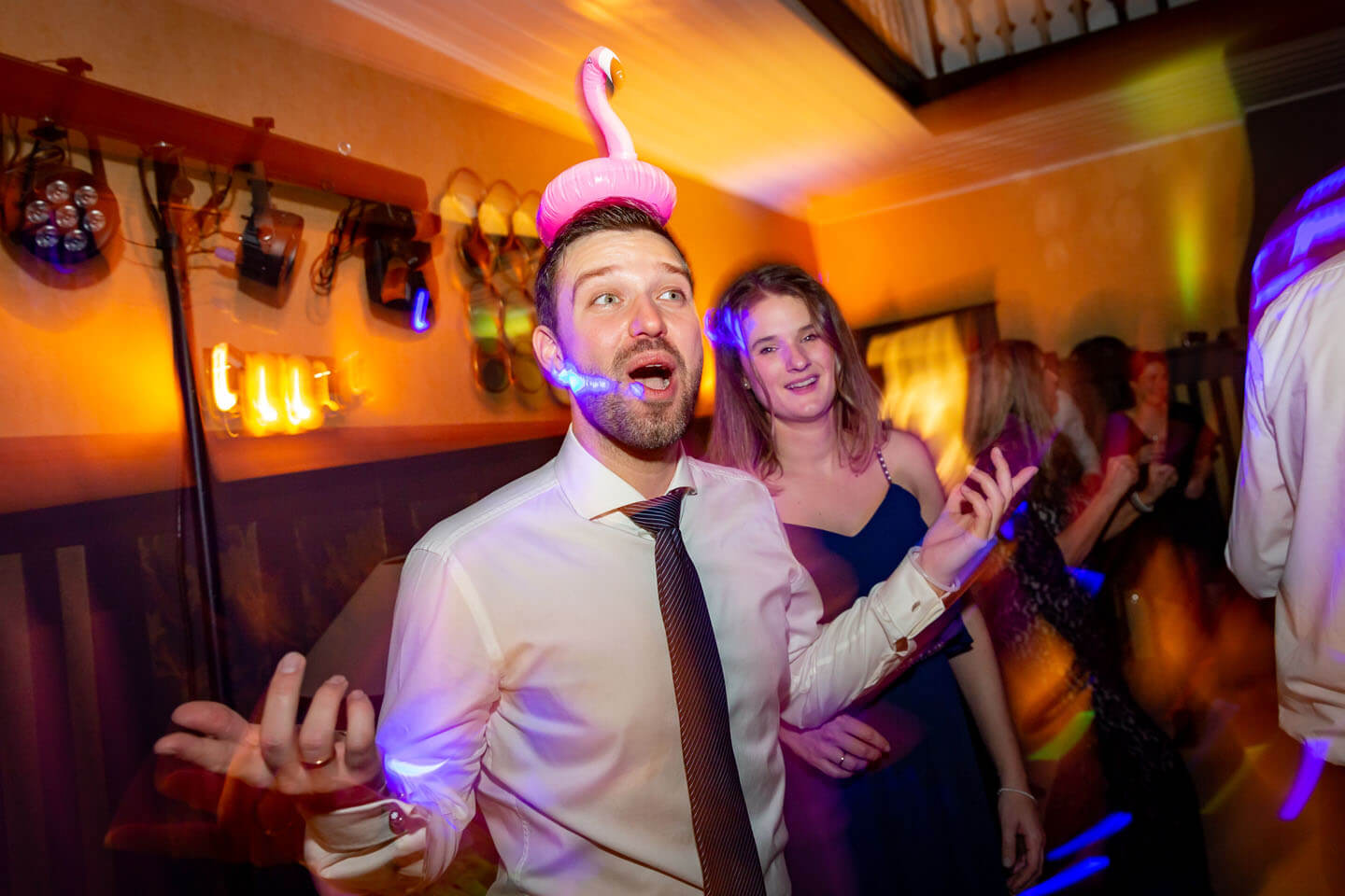 Trauzeuge in Partystimmung