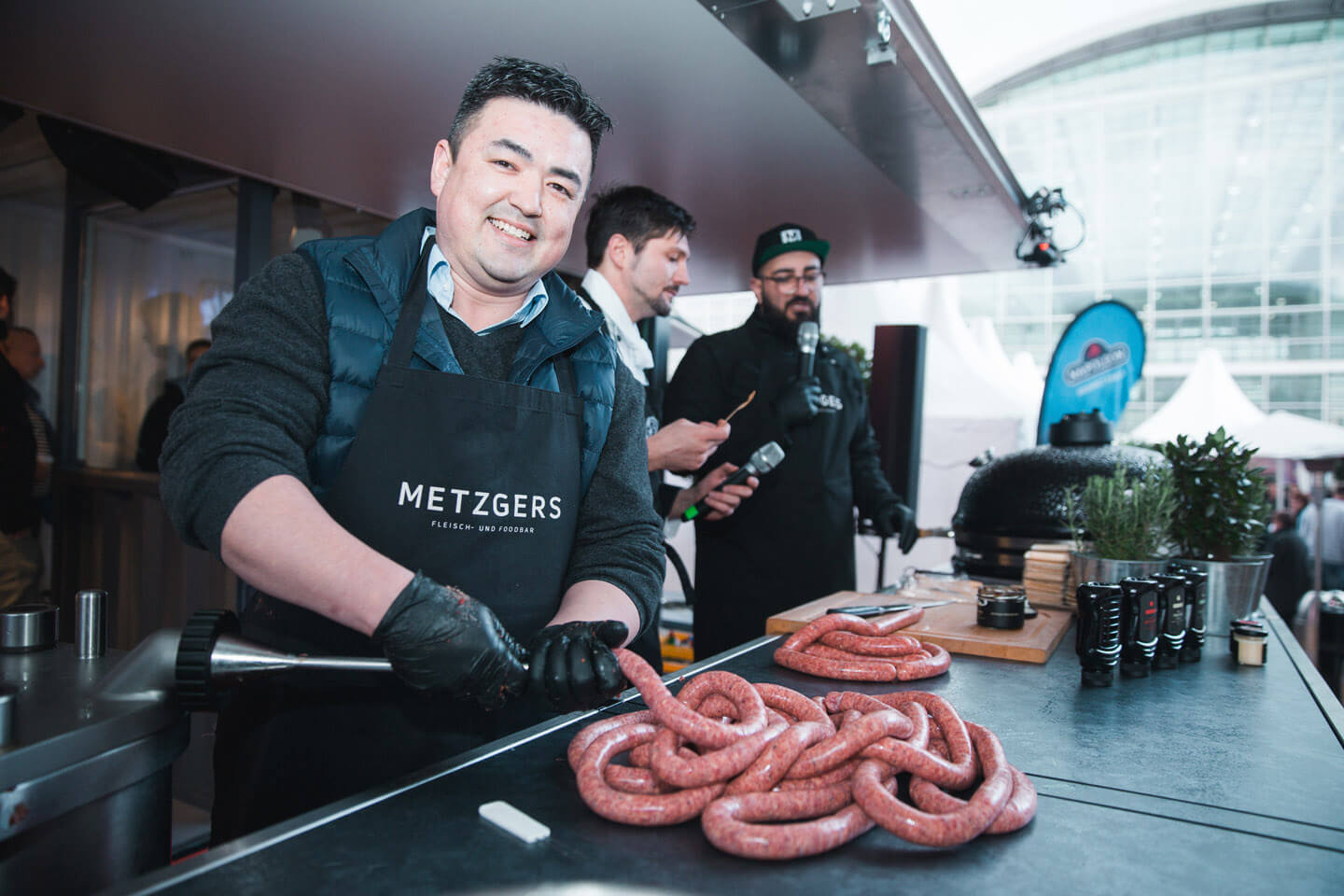 Wurstherstellung auf der Bühne