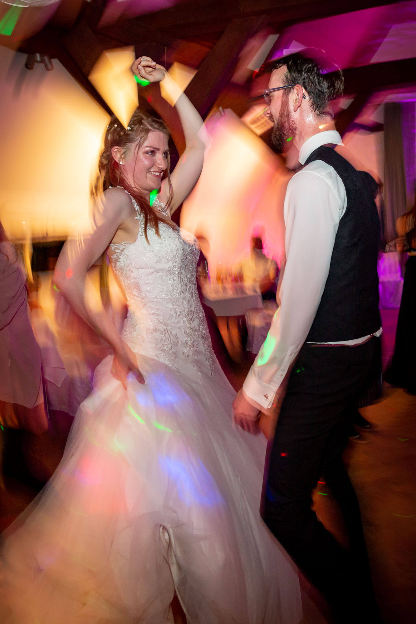 Brautpaar auf der tanzfläche. festgehalten von dem Hamburger Fotografen Florian Läufer