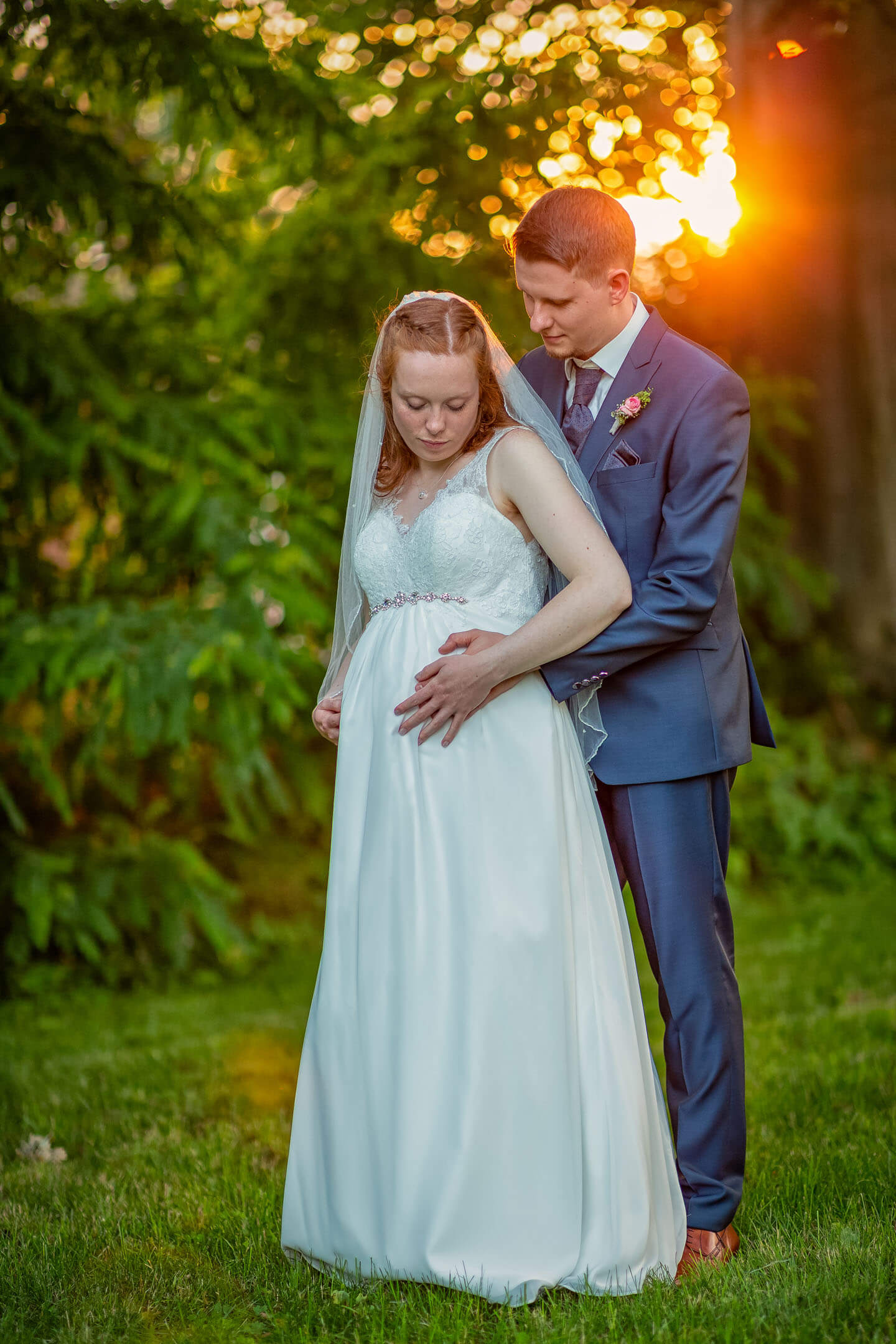 Natürliche Hochzeitsfotos im Sonnenuntergang. Fotograf: Florian Läufer, Hamburg
