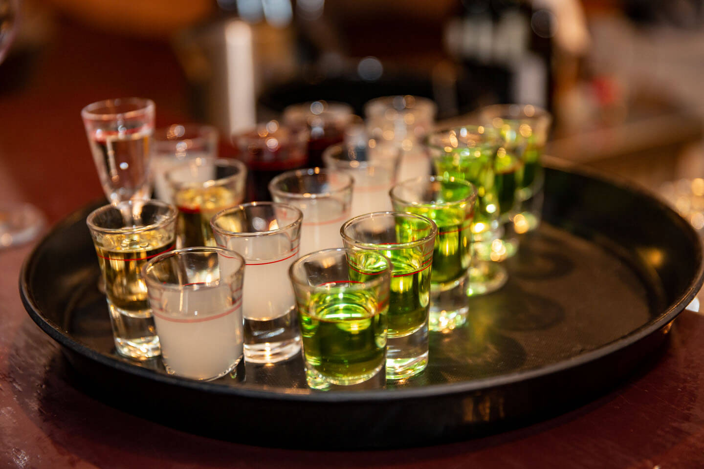 Kurze auf dem Tablett