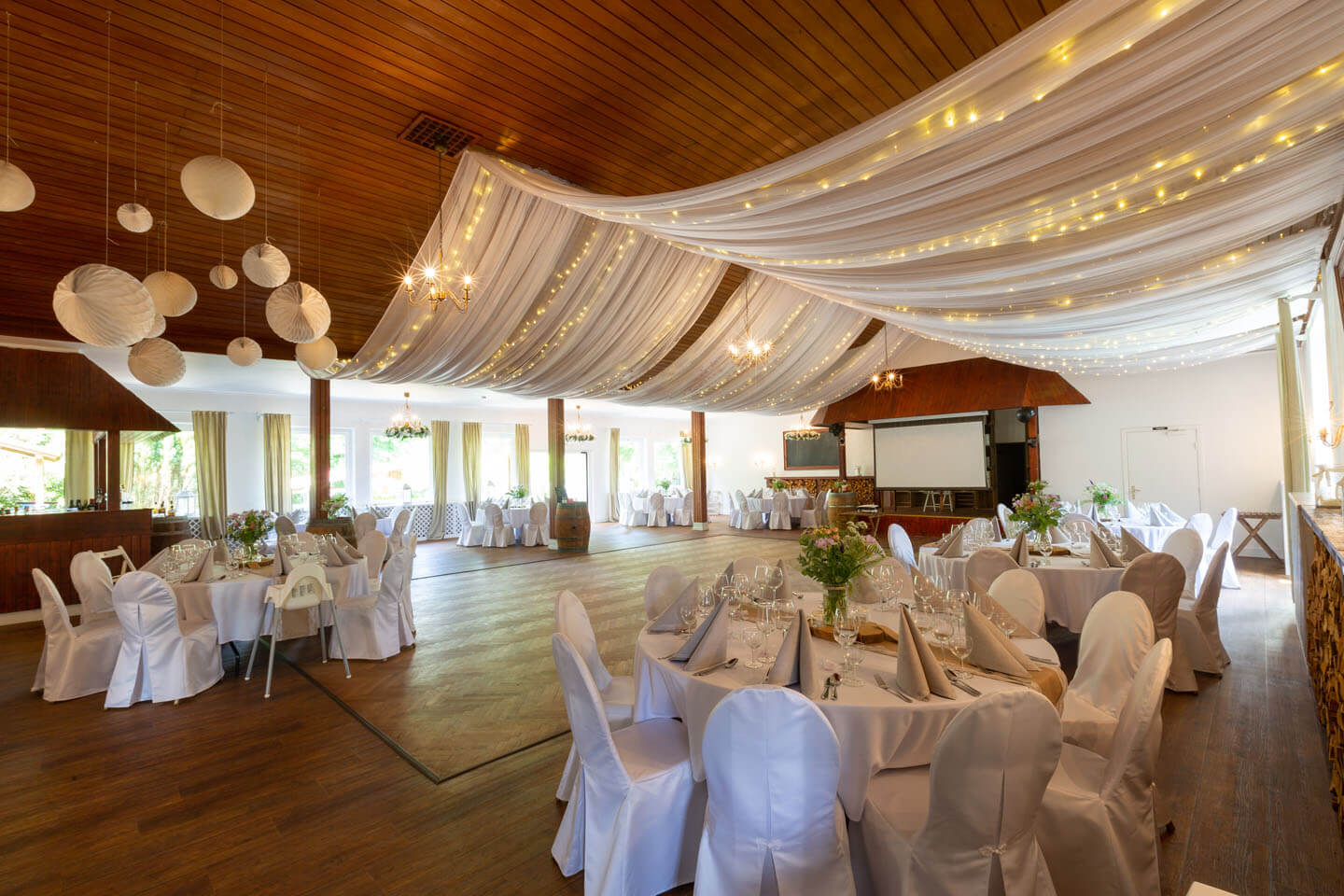 Festsaal für die Hochzeitsparty