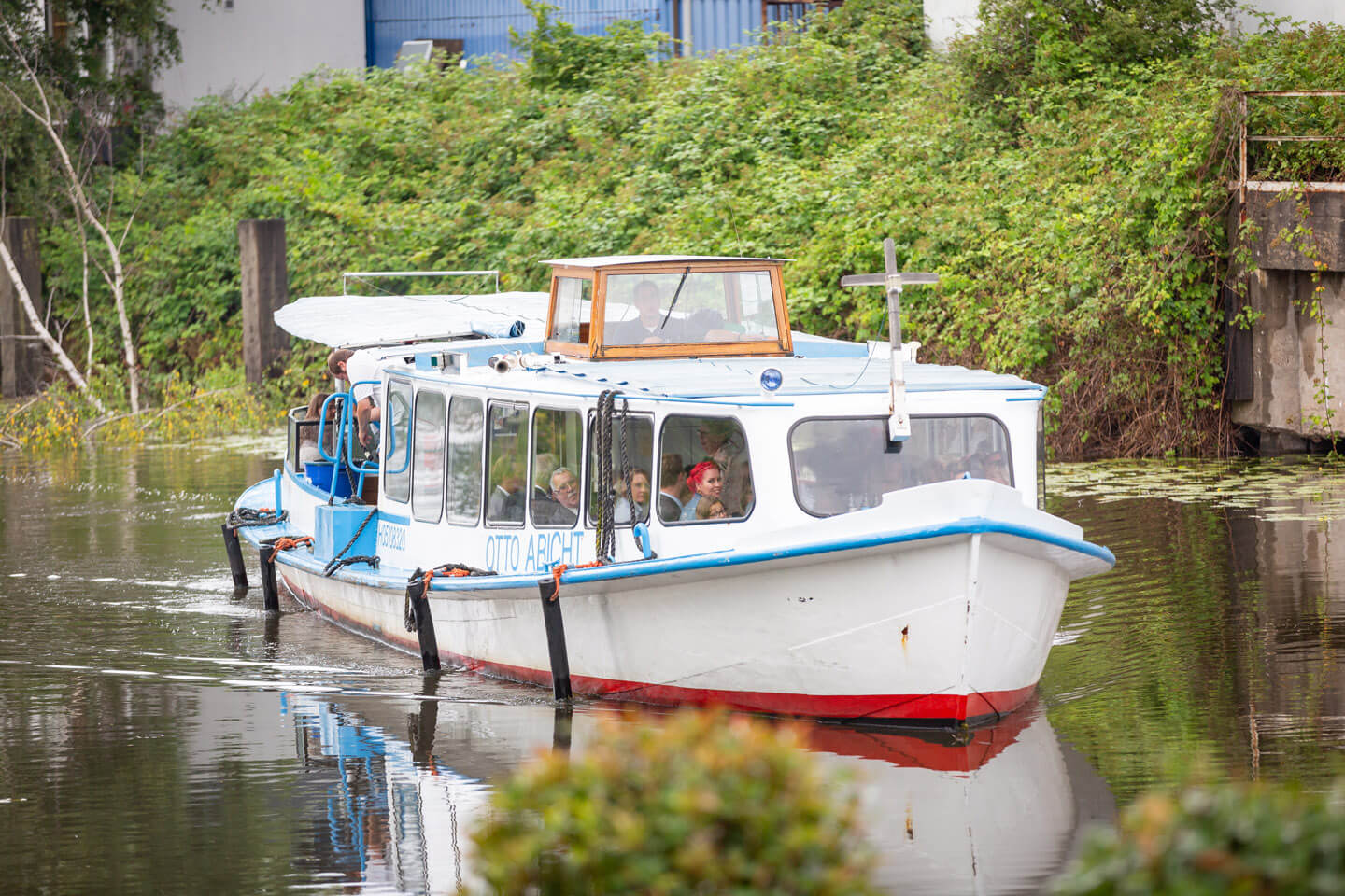 Alsterdampfer bringt die Hochzeitsgesellschaft zur Location