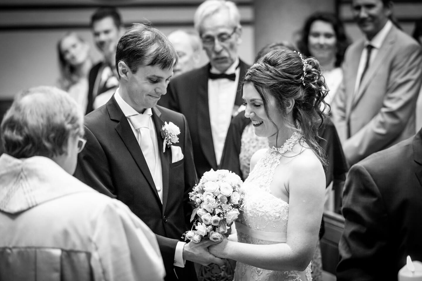 Braut und Bräutigam in der Kirche