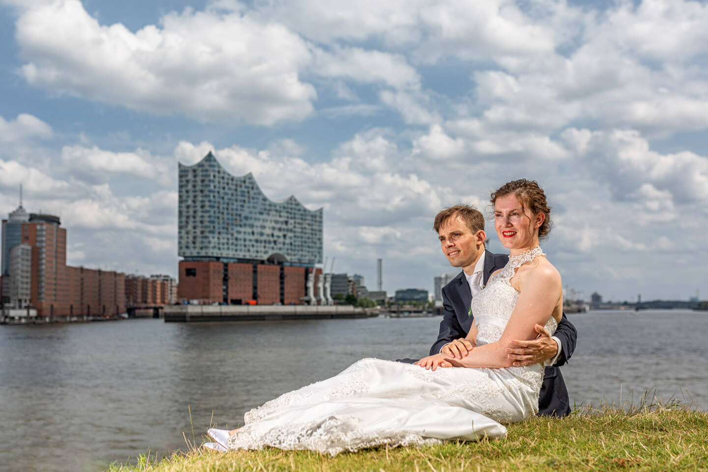 Hochzeitsfotos mit der Elbphilharmonie im Hintergrund