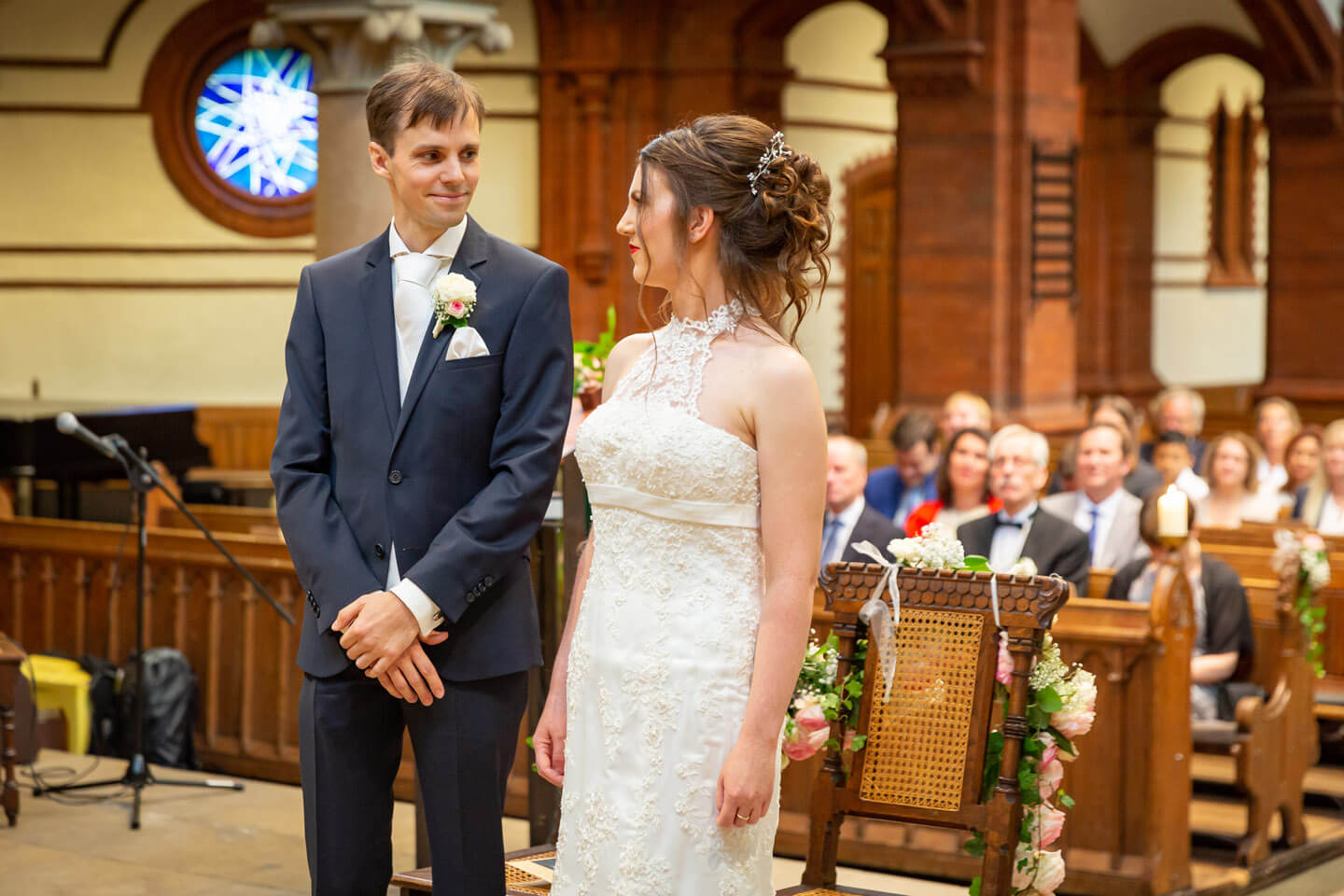 Brautpaar am Altar