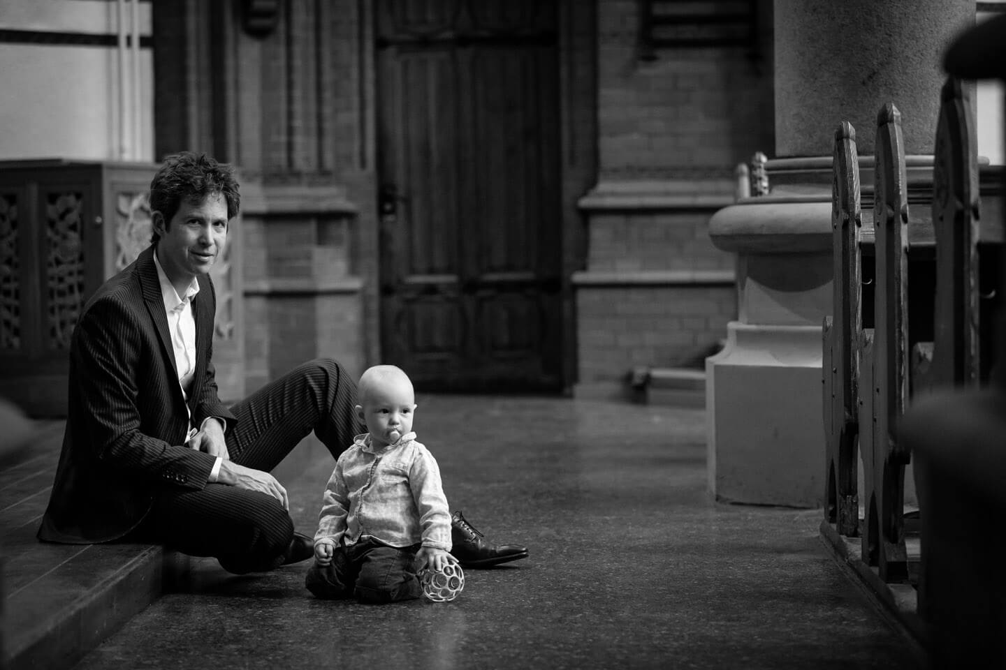 Abseits der Trauung in der Kirche