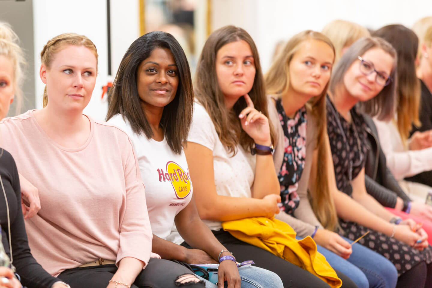Besucherinnen in Tellingstedt