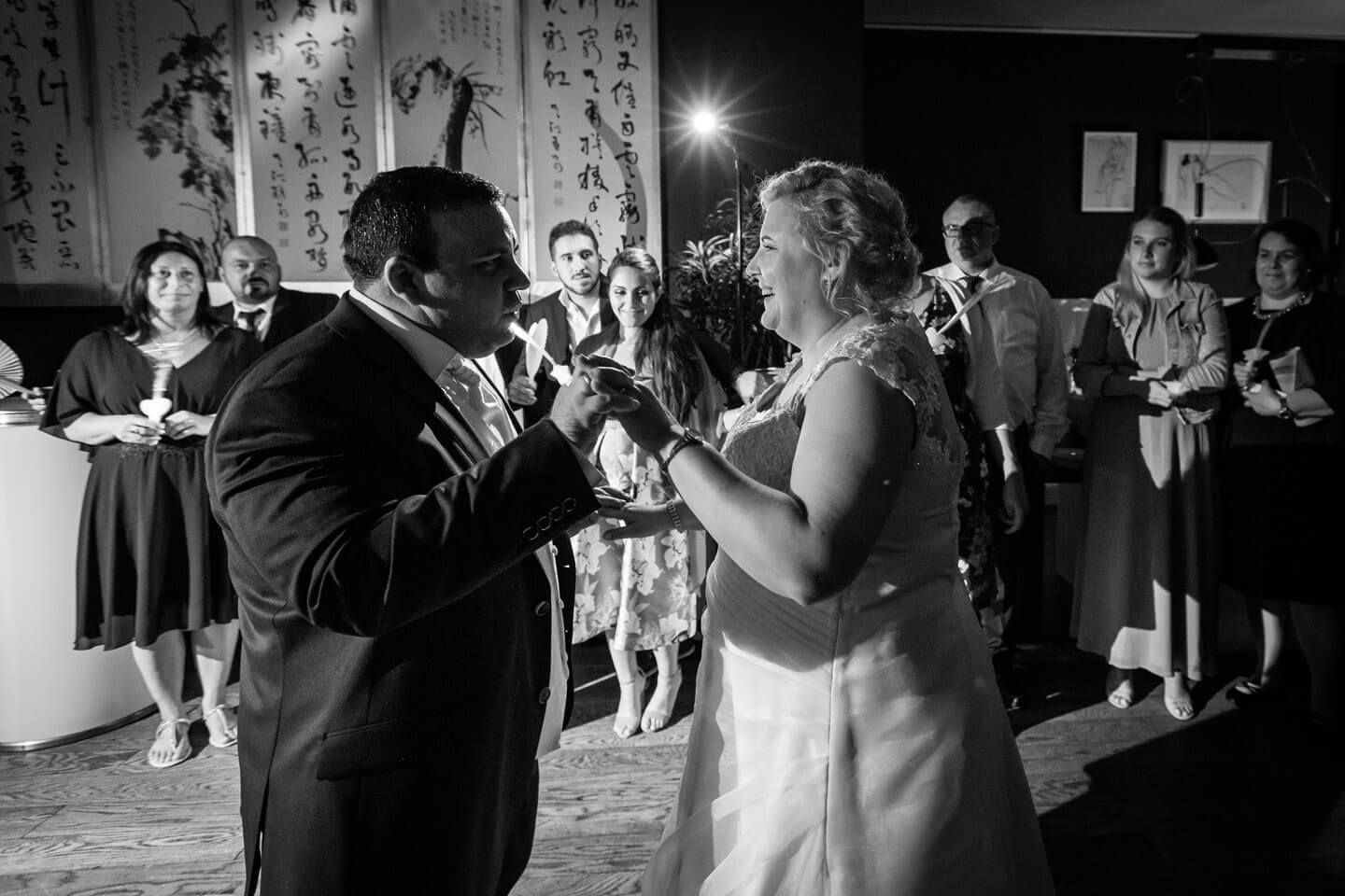 Eröffnungstanz in Schwarzweiss