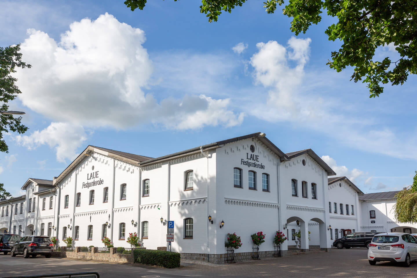 Laue Festgarderobe in Tellingstedt