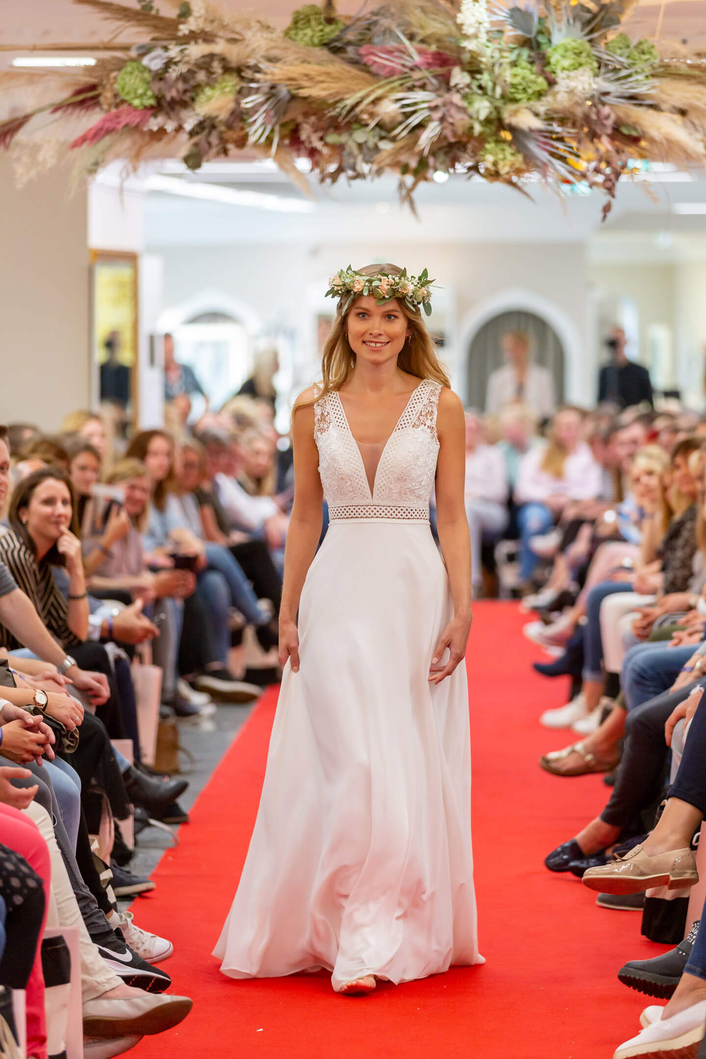 Brautmode präsentiert von Nadine Berneis, Miss Germany 2019