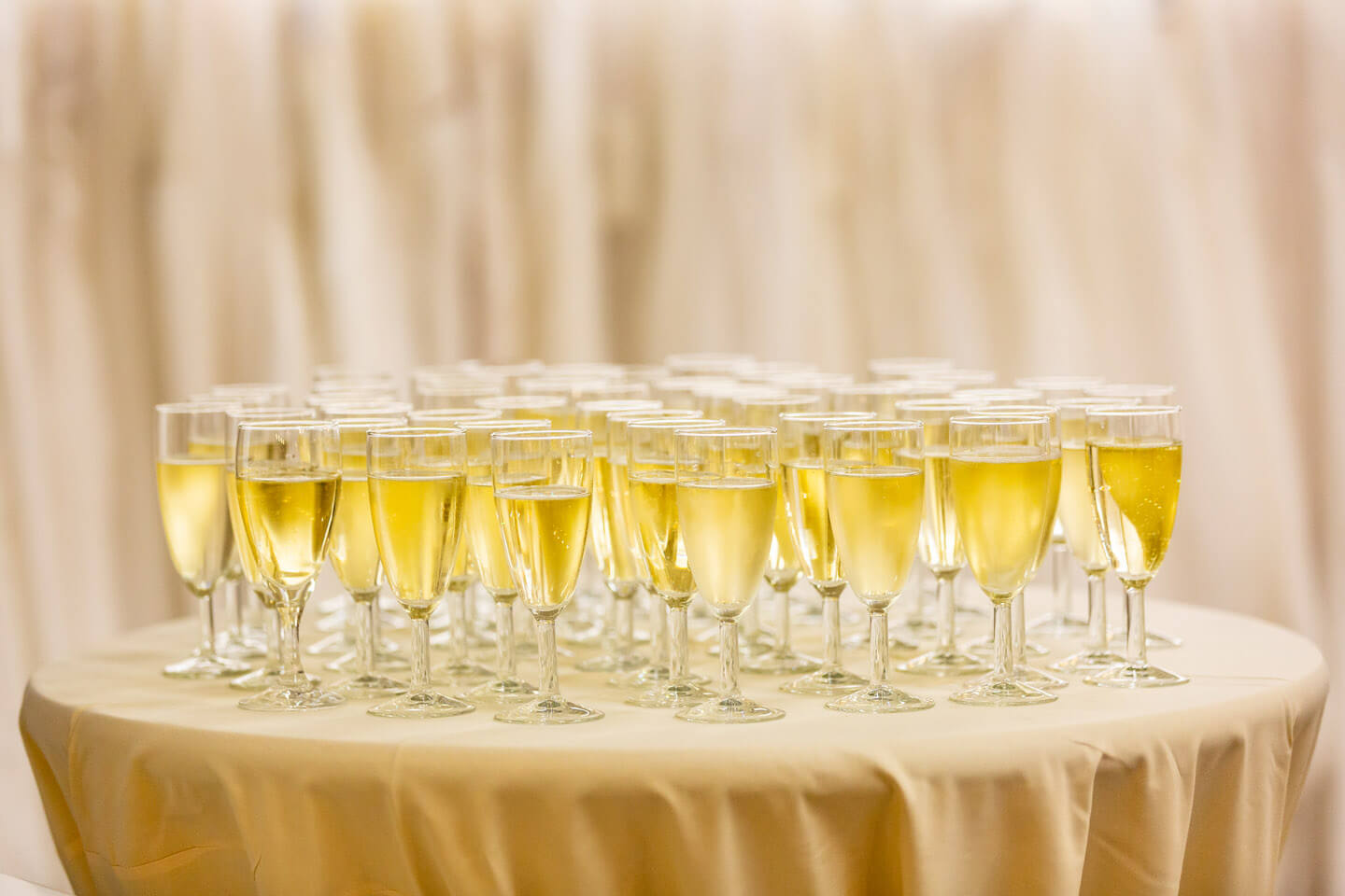 Sekt für alle Besucherinnen