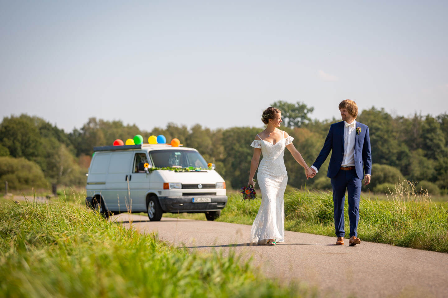Brautpaarshooting mit VW-Bus