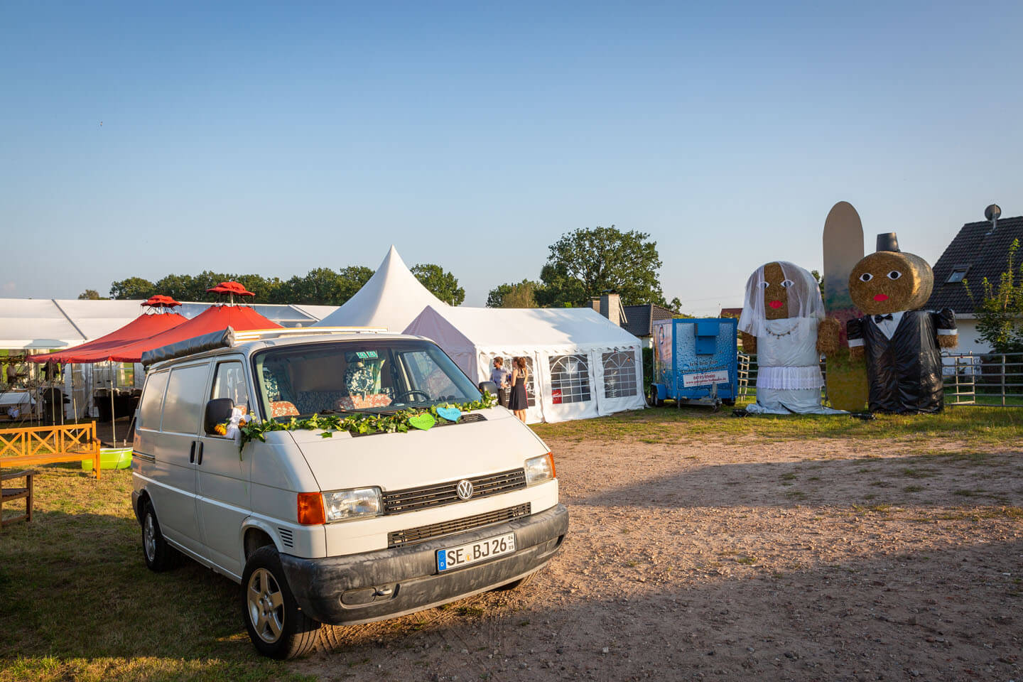 Zelthochzeit im Sommer