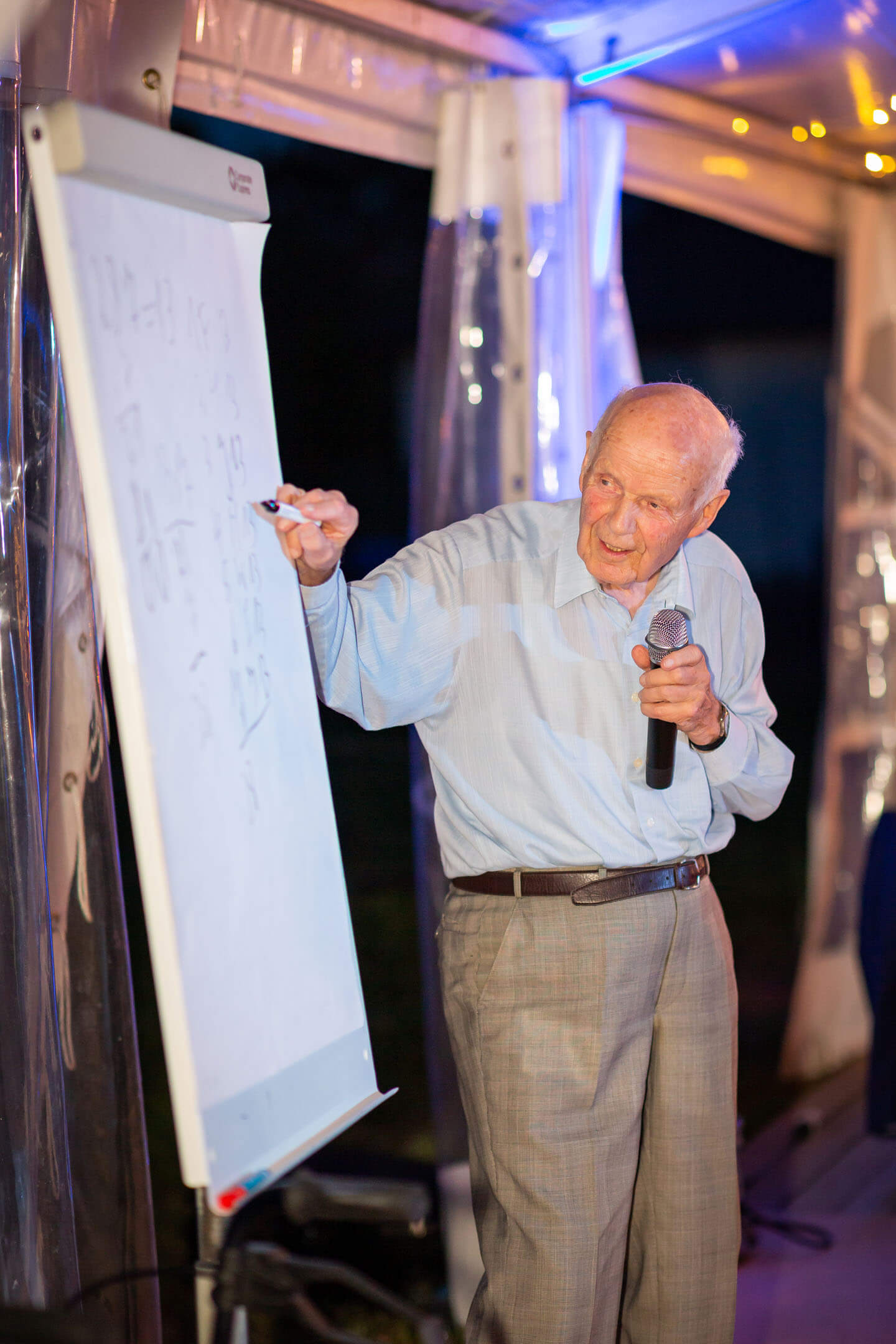 Großvaters Rede bei Hochzeitsfeier