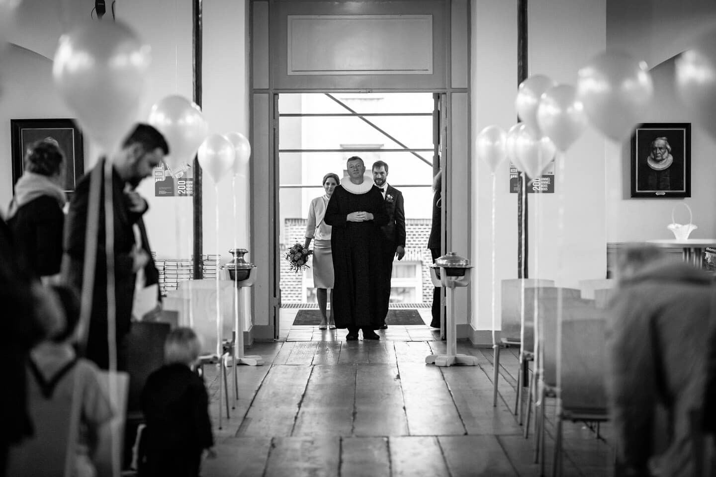 Einzug des Brautpaars bei Hochzeit auf St. Pauli