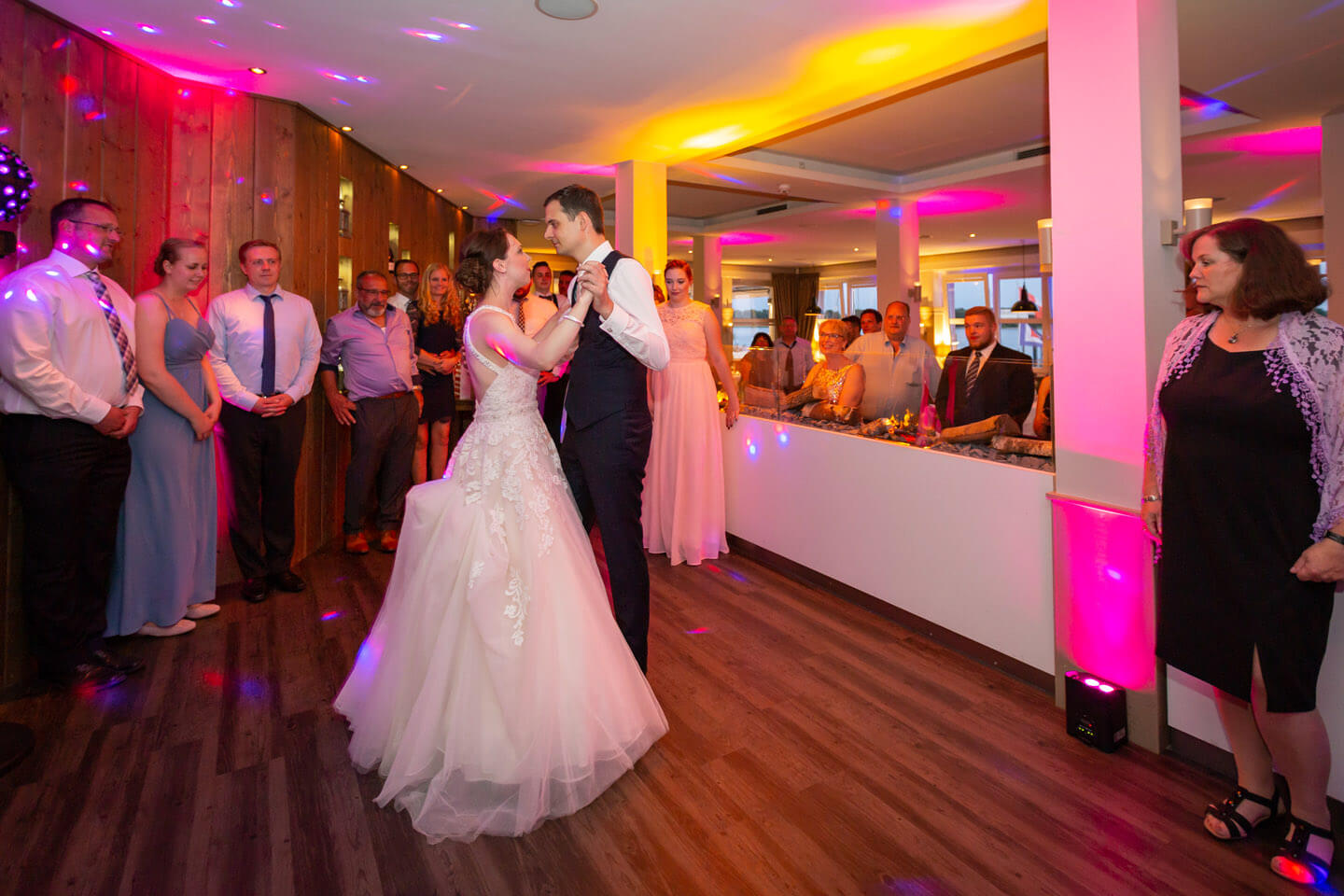 Eröffnungstanz im Schulauer Fährhaus