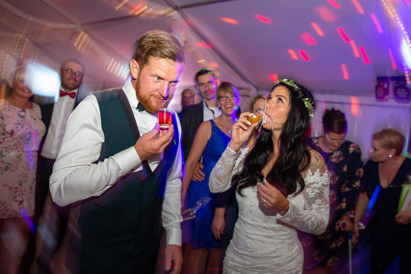 Partyfotos bei einer Hochzeitsfeier